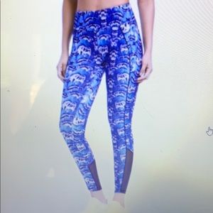 2Xist Mesh Panel Active Core Leggings. SZ S NWOT.